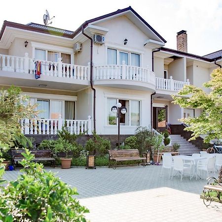 Guest House Sofia Kobuleti Ngoại thất bức ảnh