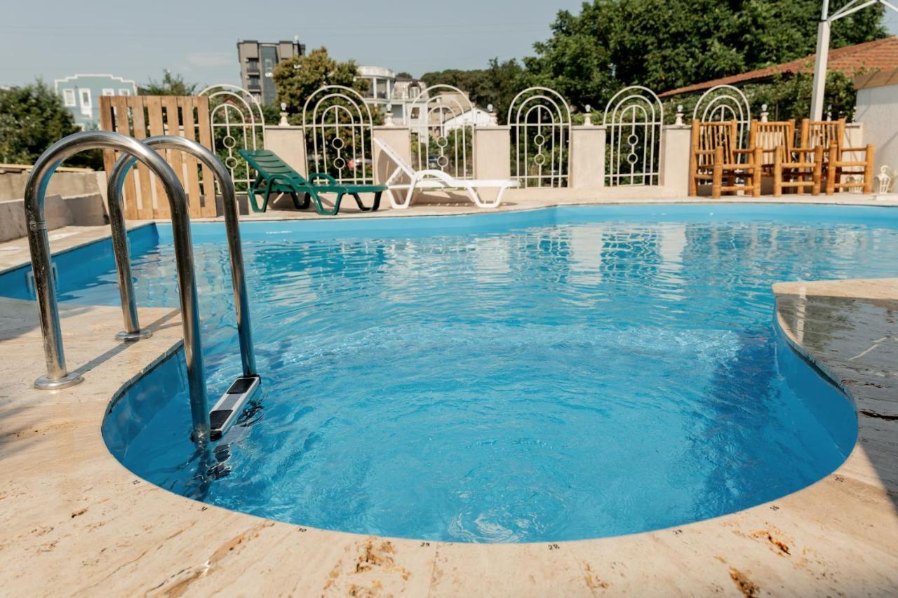 Guest House Sofia Kobuleti Ngoại thất bức ảnh