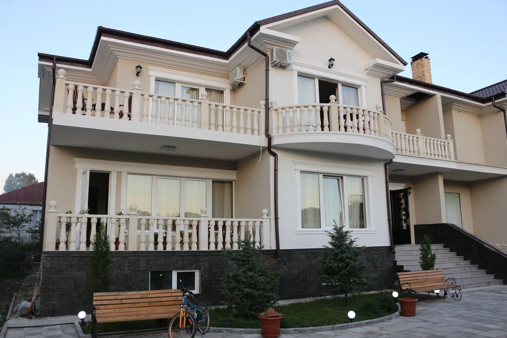 Guest House Sofia Kobuleti Ngoại thất bức ảnh