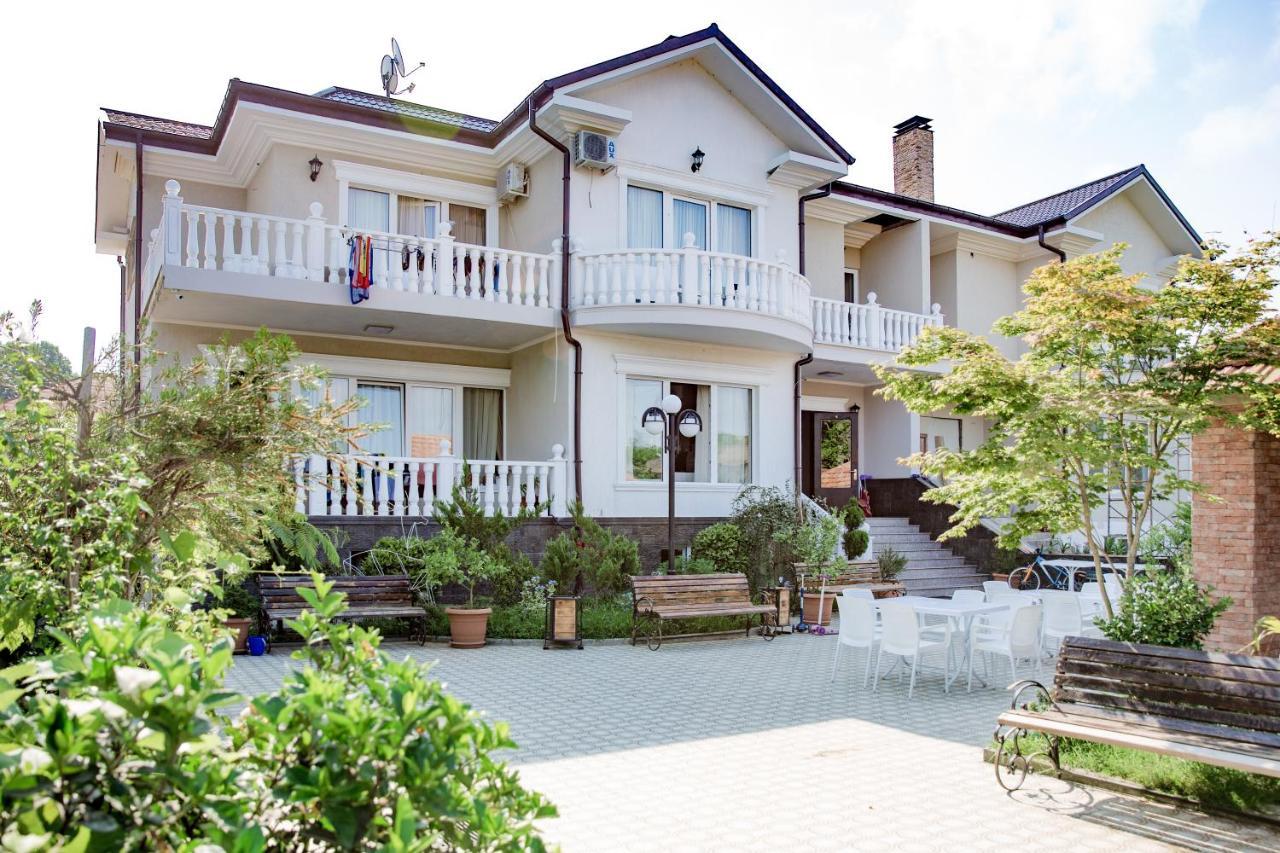 Guest House Sofia Kobuleti Ngoại thất bức ảnh